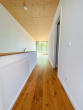 Flur obere Etage - Wunderschön geschnittene 2-Zimmerwohnung mit EBK, Fußbodenheizung und Loggia