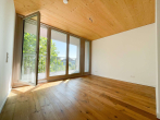 Wohnzimmer - Wunderschön geschnittene 2-Zimmerwohnung mit EBK, Fußbodenheizung und Loggia
