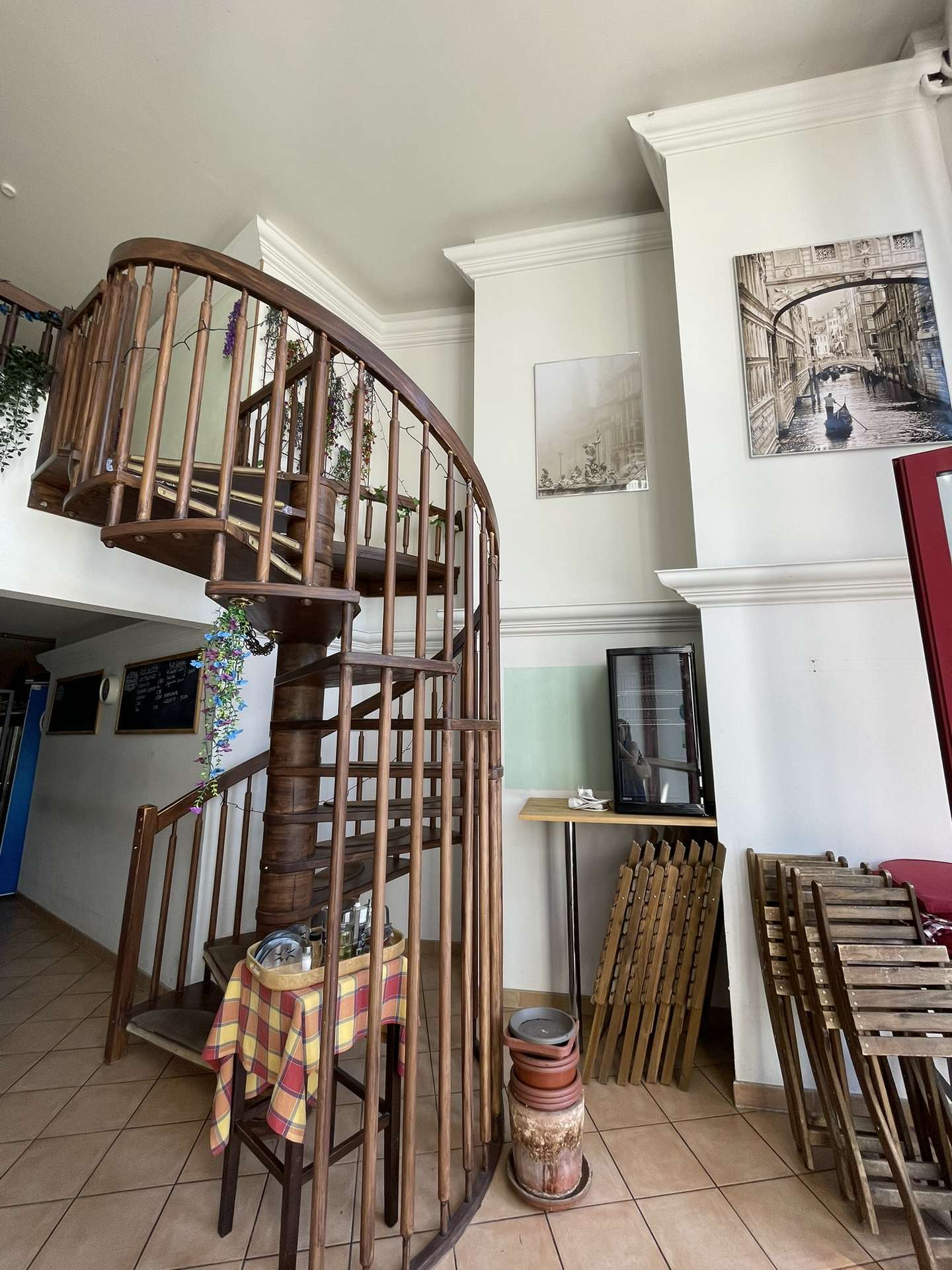 Treppe zur 1. Etage