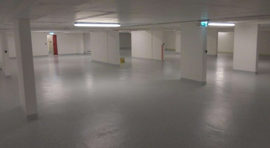 Helle Motorradstellplätze in moderner Tiefgarage, Großbeerenstraße, 10963 Berlin, Kreuzberg