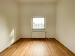 Zimmer 3 - Sonnige Drei-Zimmer-Wohnung mit Loggia und Ebk
